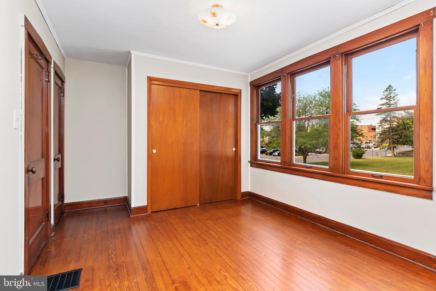 166 N Coldbrook Avenue