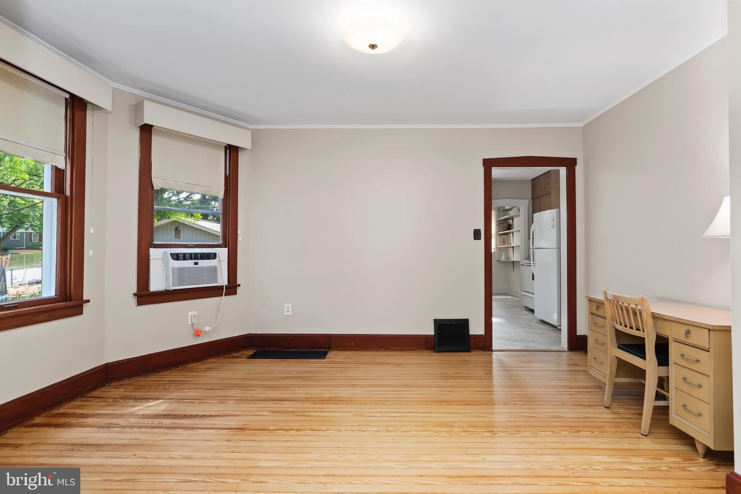 166 N Coldbrook Avenue