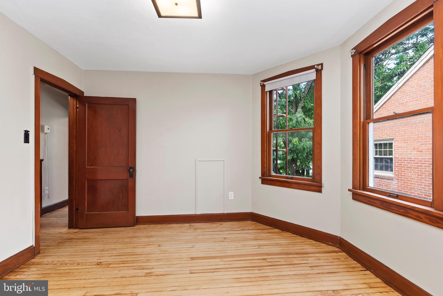 166 N Coldbrook Avenue