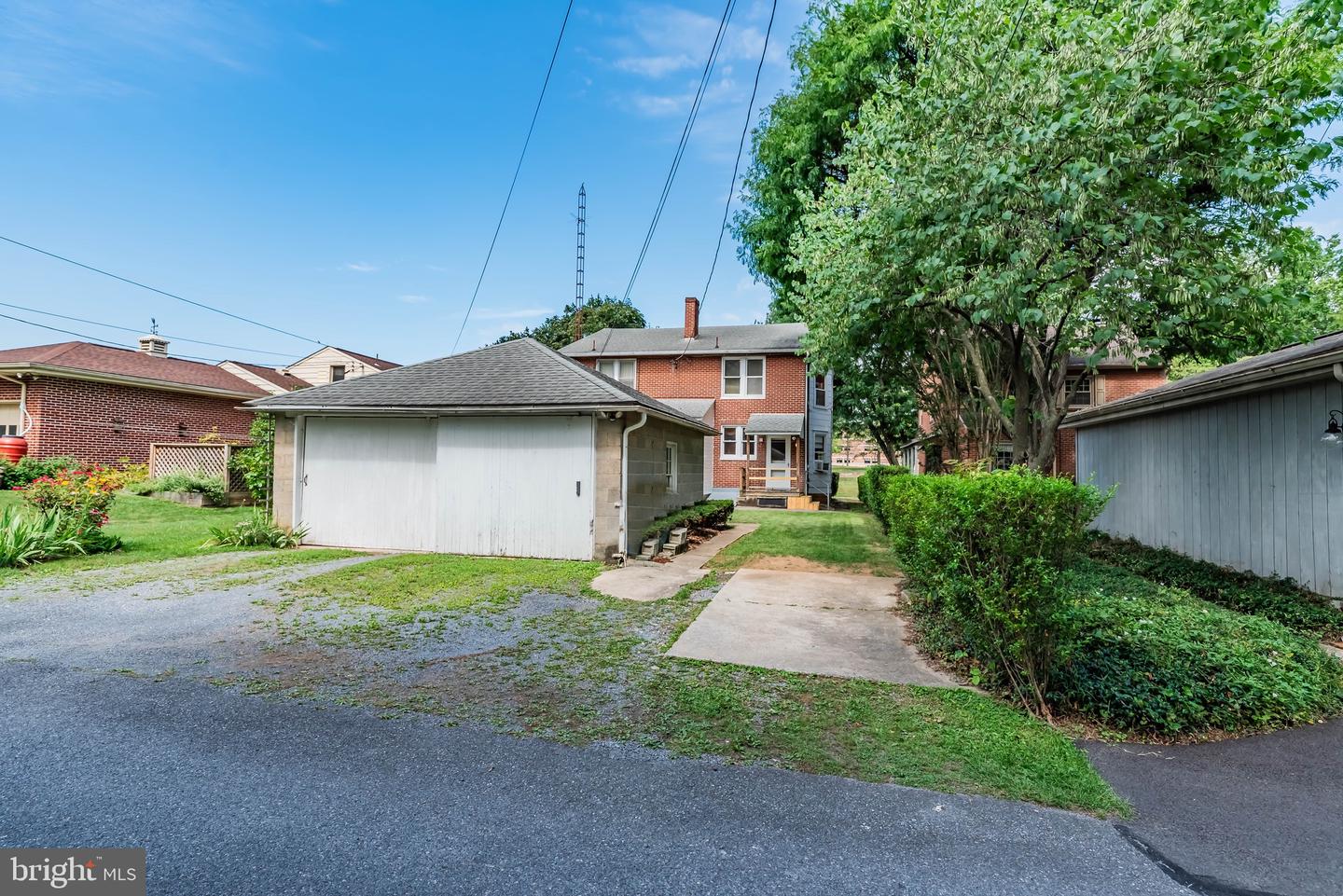 166 N Coldbrook Avenue