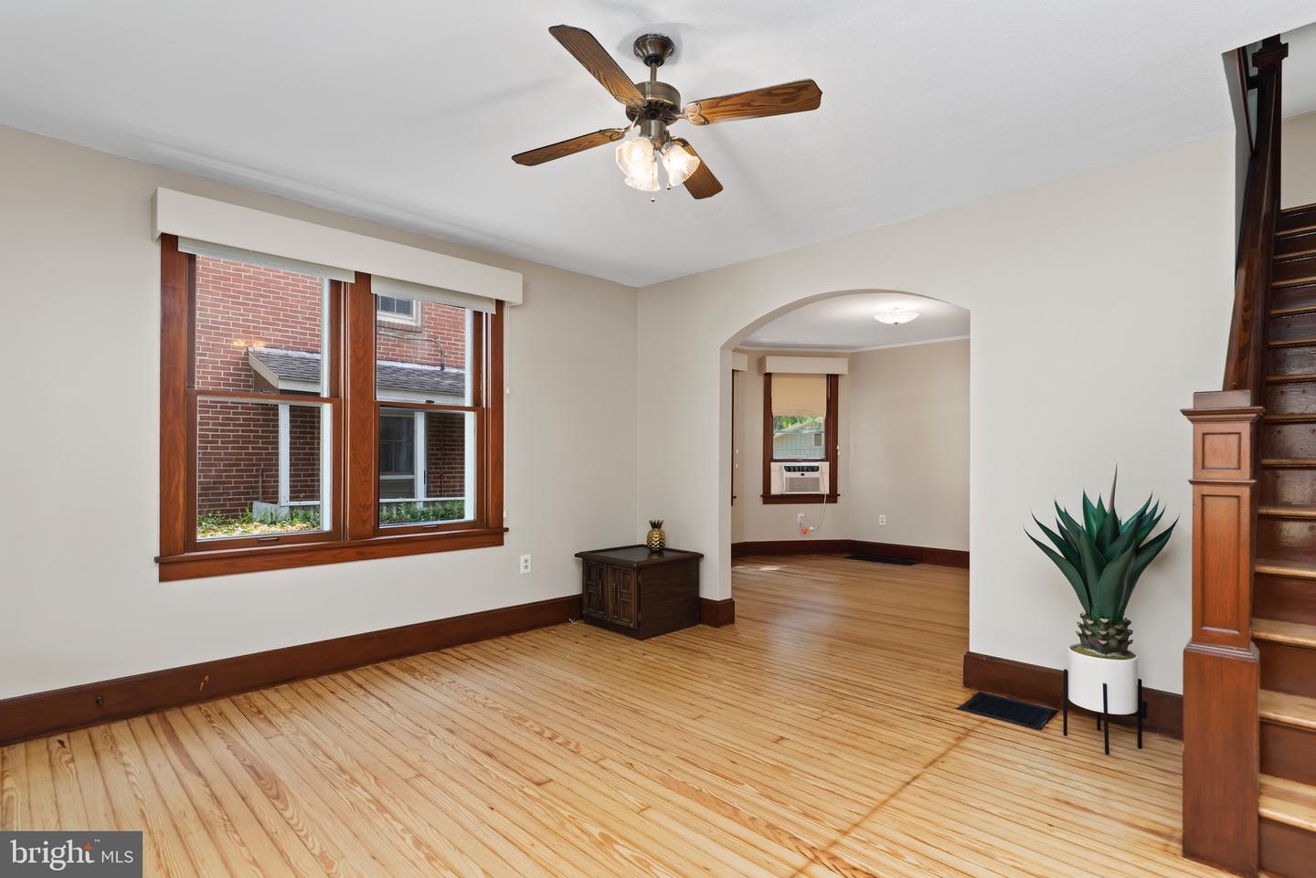 166 N Coldbrook Avenue