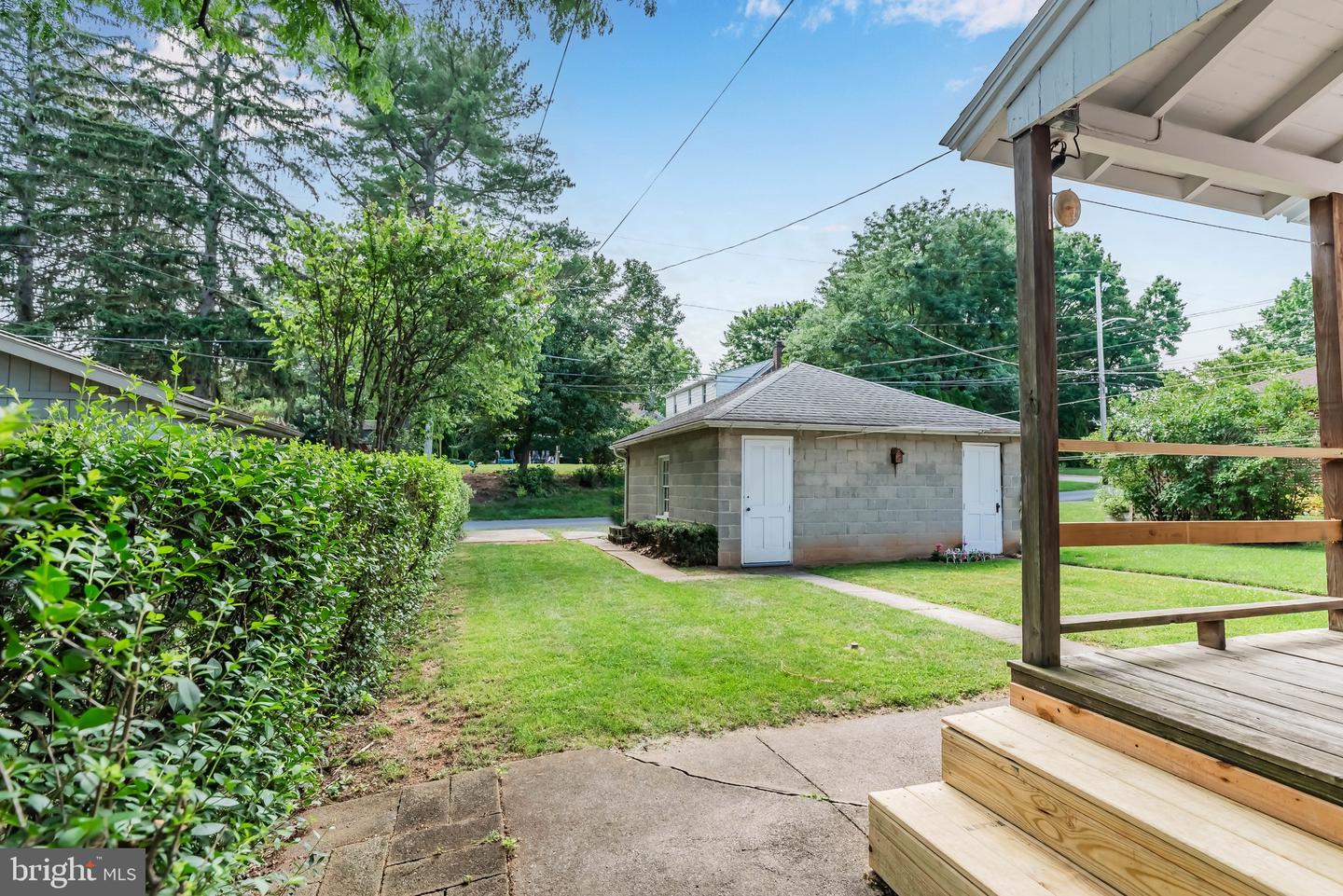 166 N Coldbrook Avenue