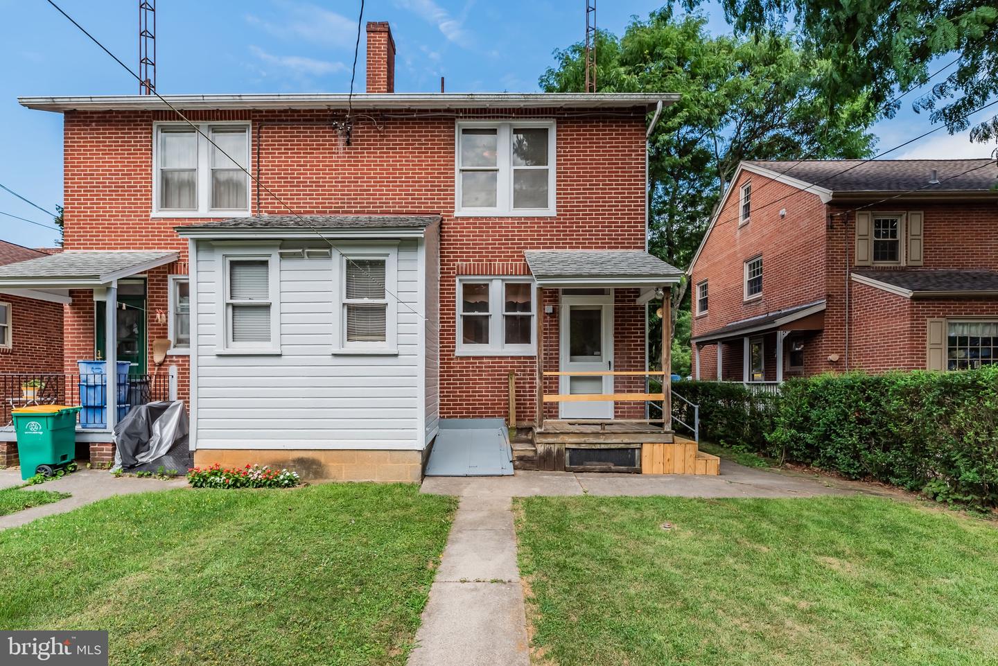 166 N Coldbrook Avenue