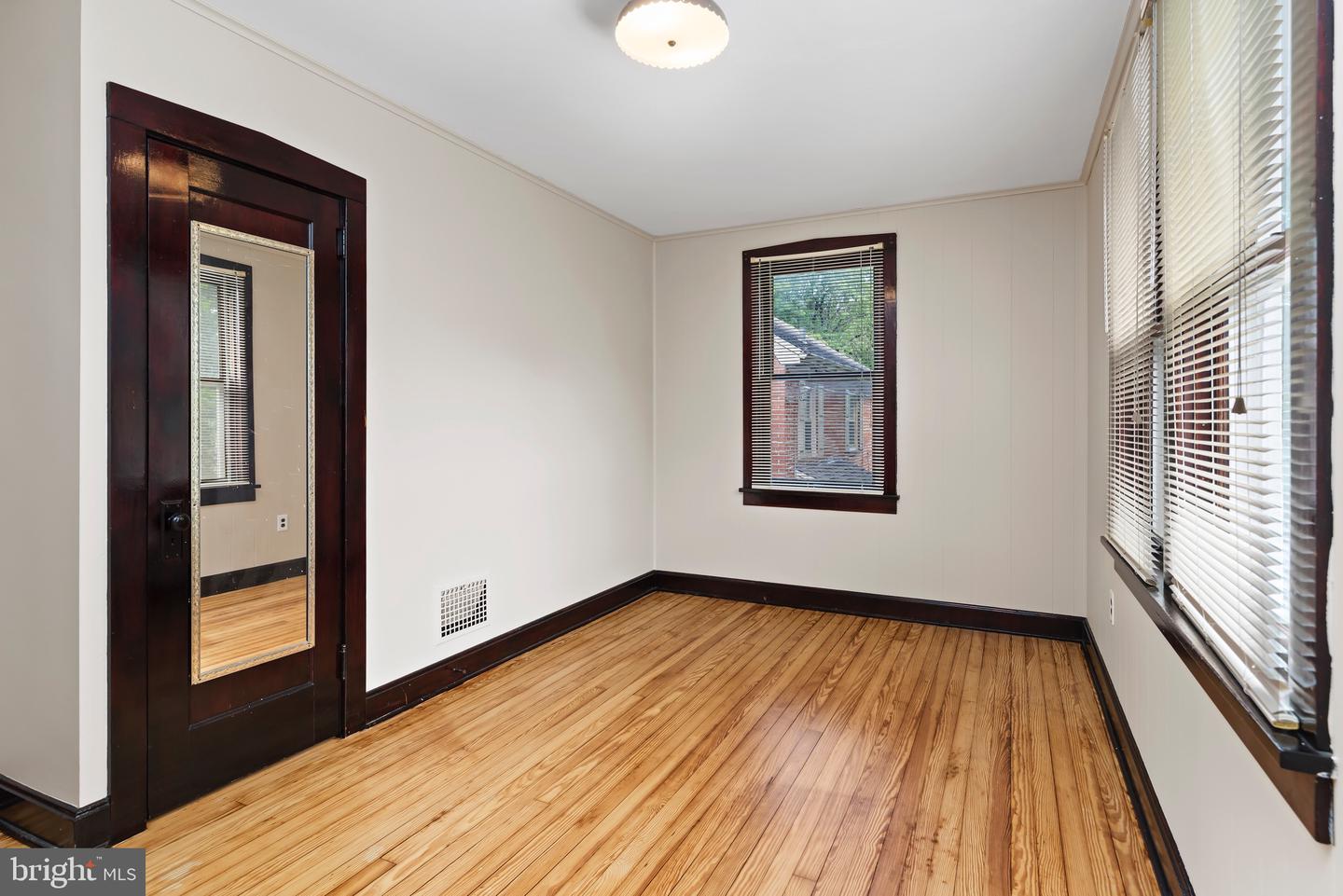 166 N Coldbrook Avenue