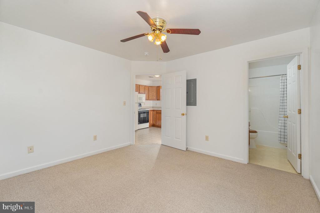 8065 White Church Rd