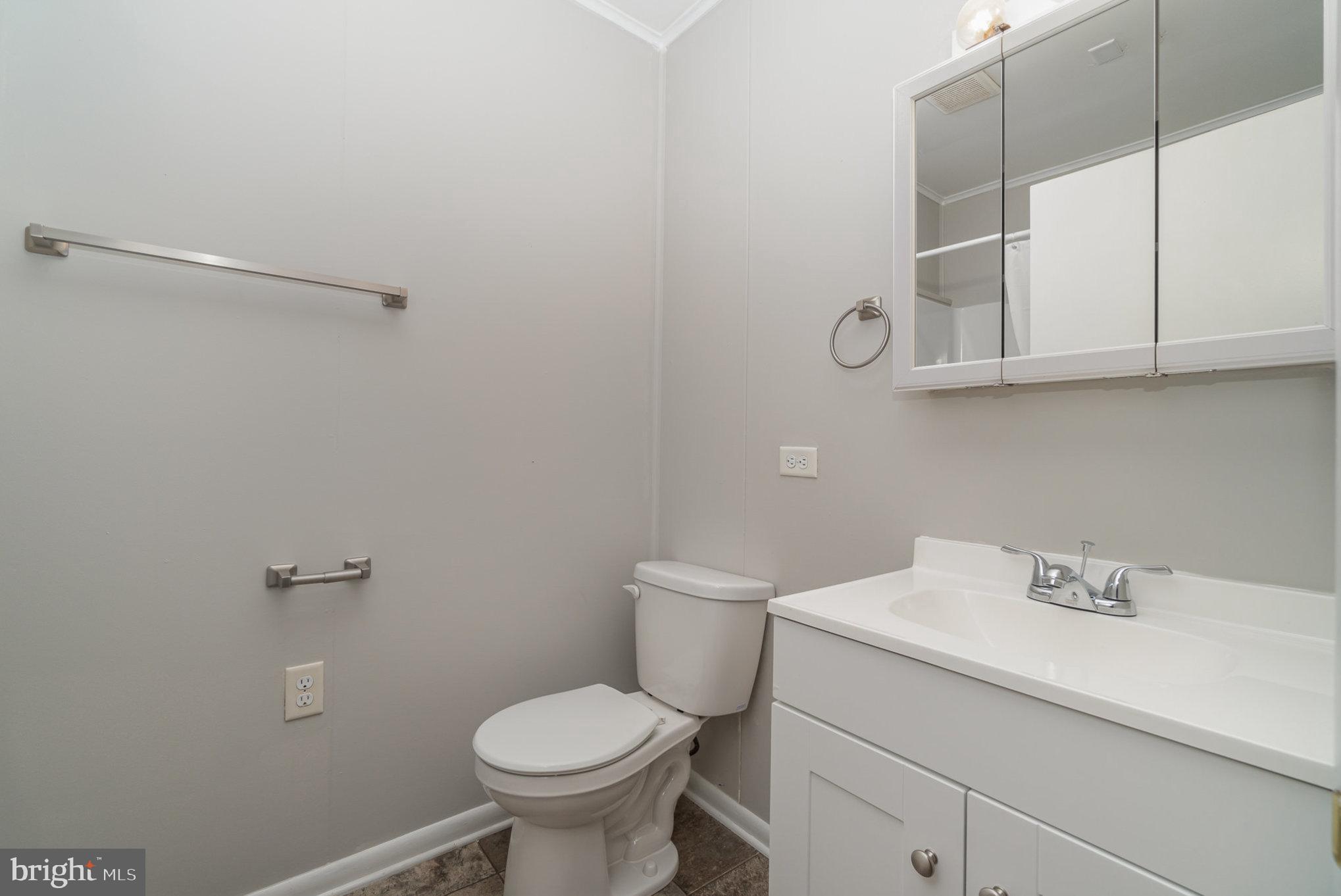 5075 Lincoln Way East