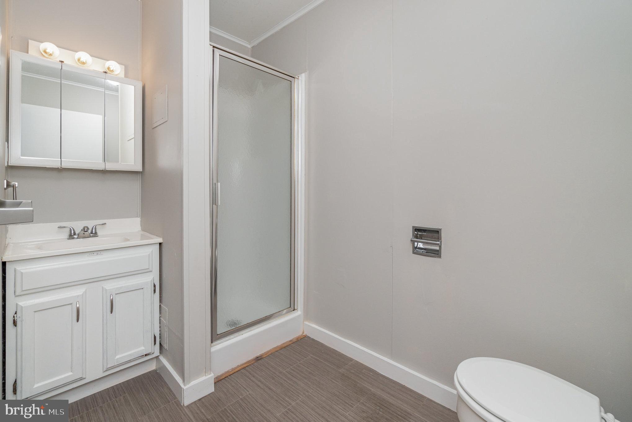 5075 Lincoln Way East