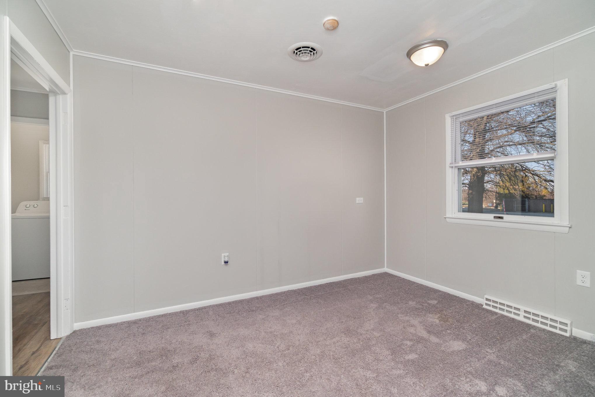 5075 Lincoln Way East