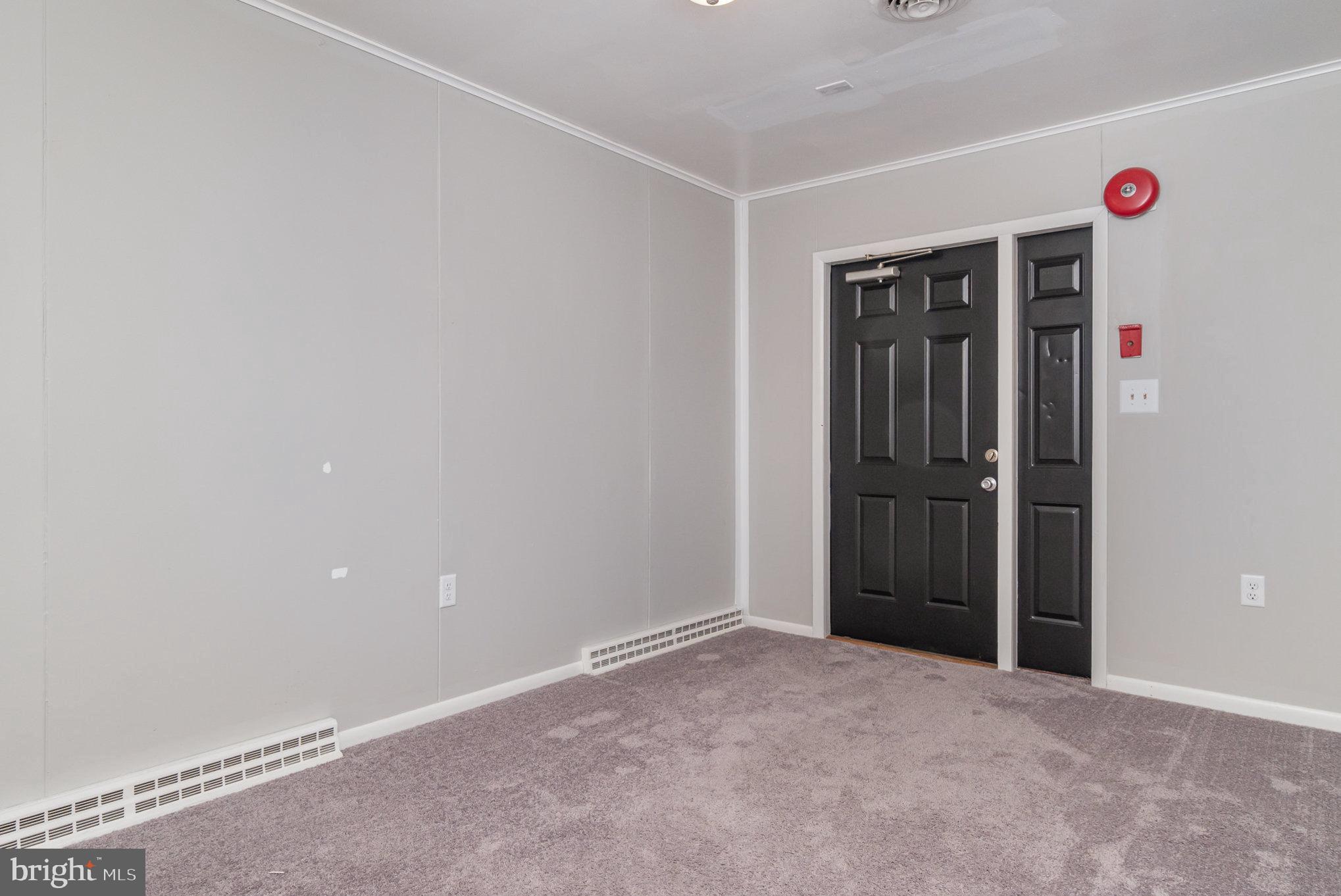 5075 Lincoln Way East