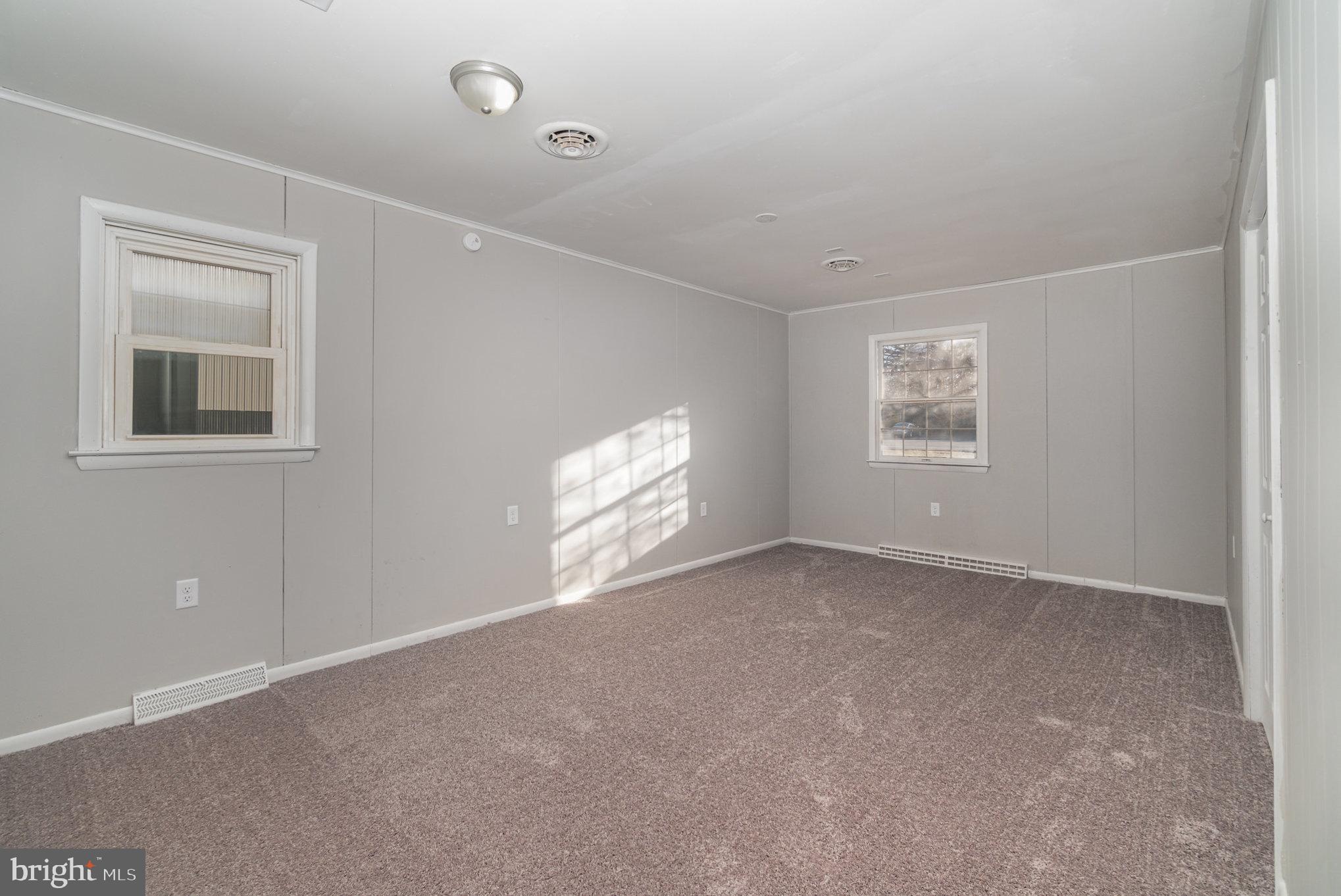 5075 Lincoln Way East