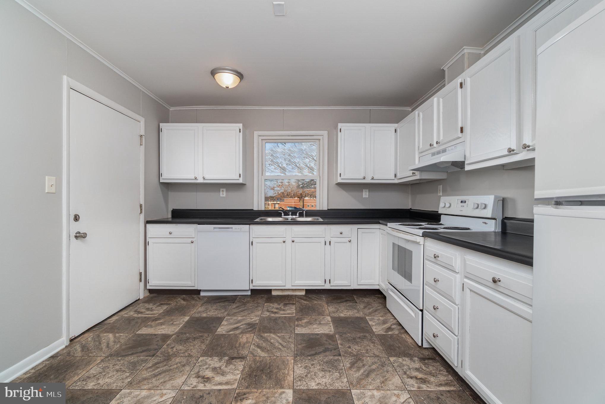 5075 Lincoln Way East