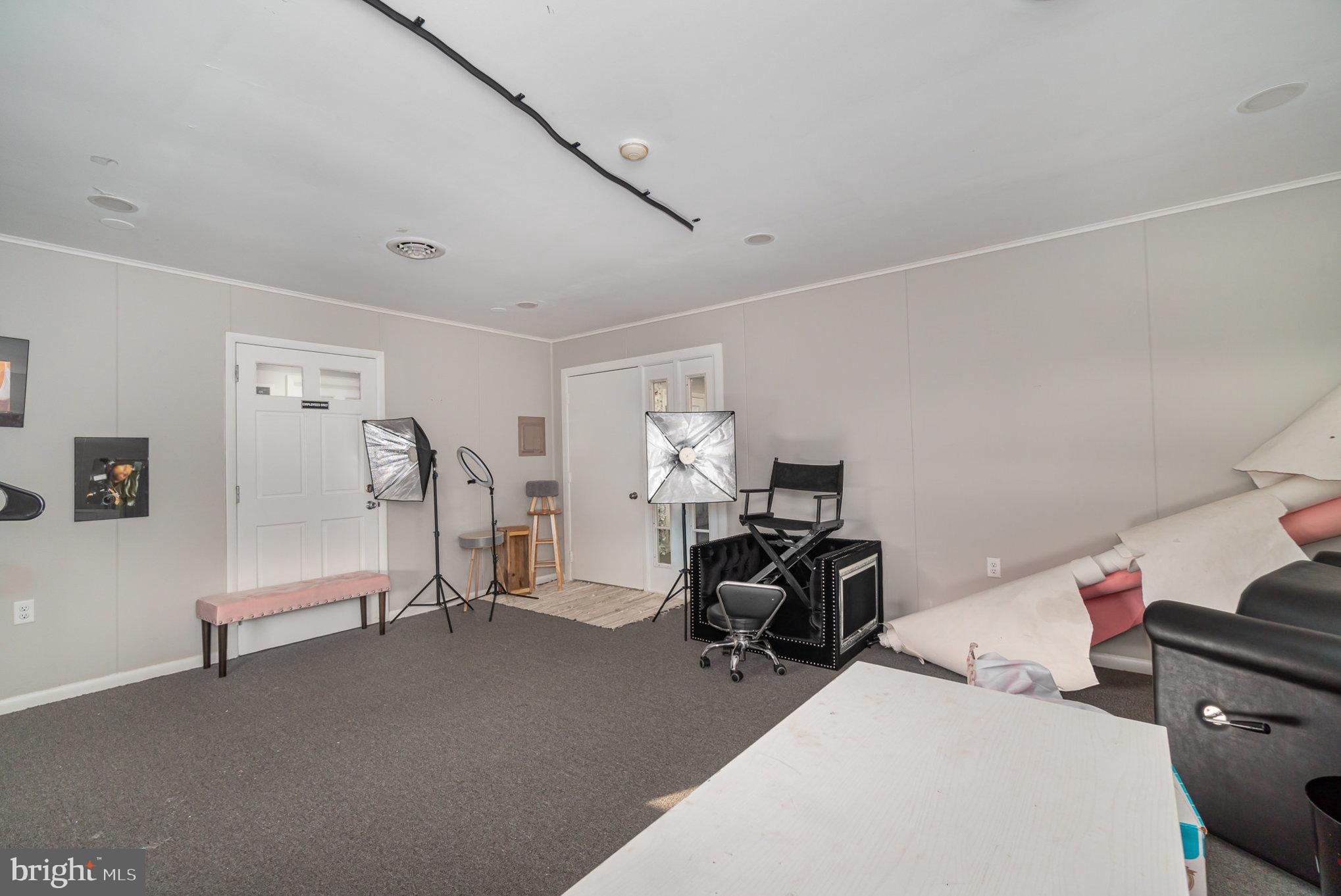 5075 Lincoln Way East
