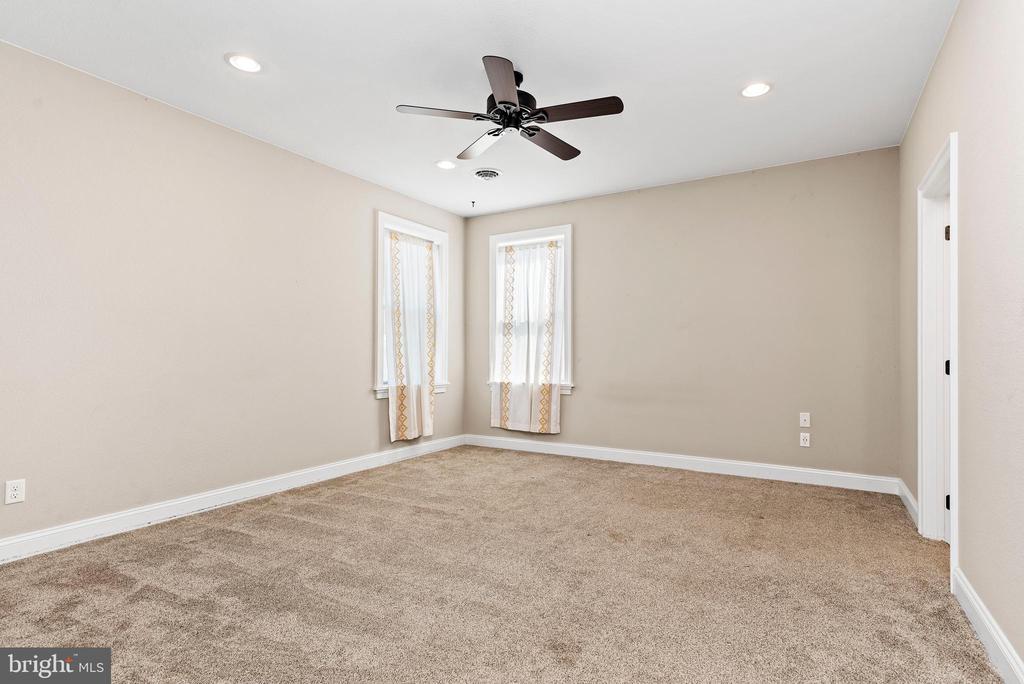 240 Stony Point Ave