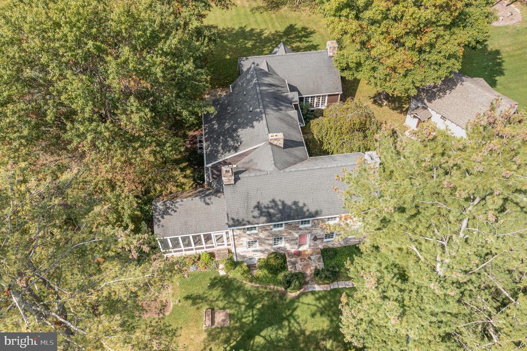 21951 Amberson Rd