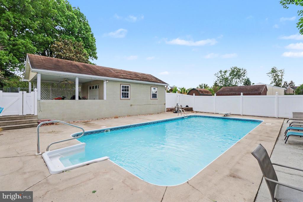 50 EISENHOWER DRIVE