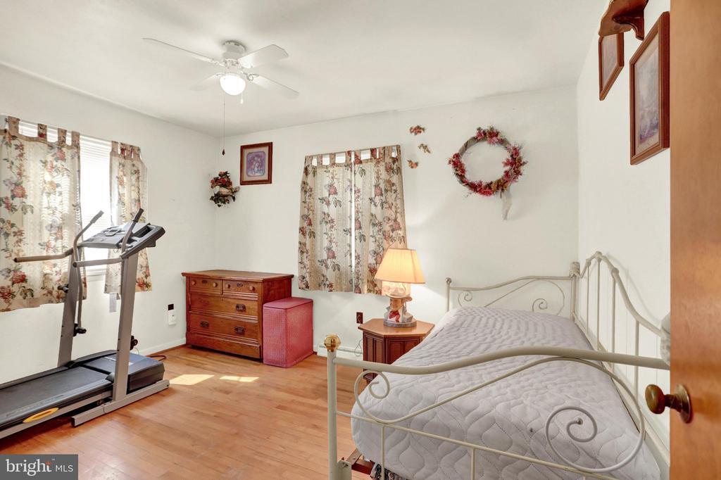 1124 BRANDON DRIVE