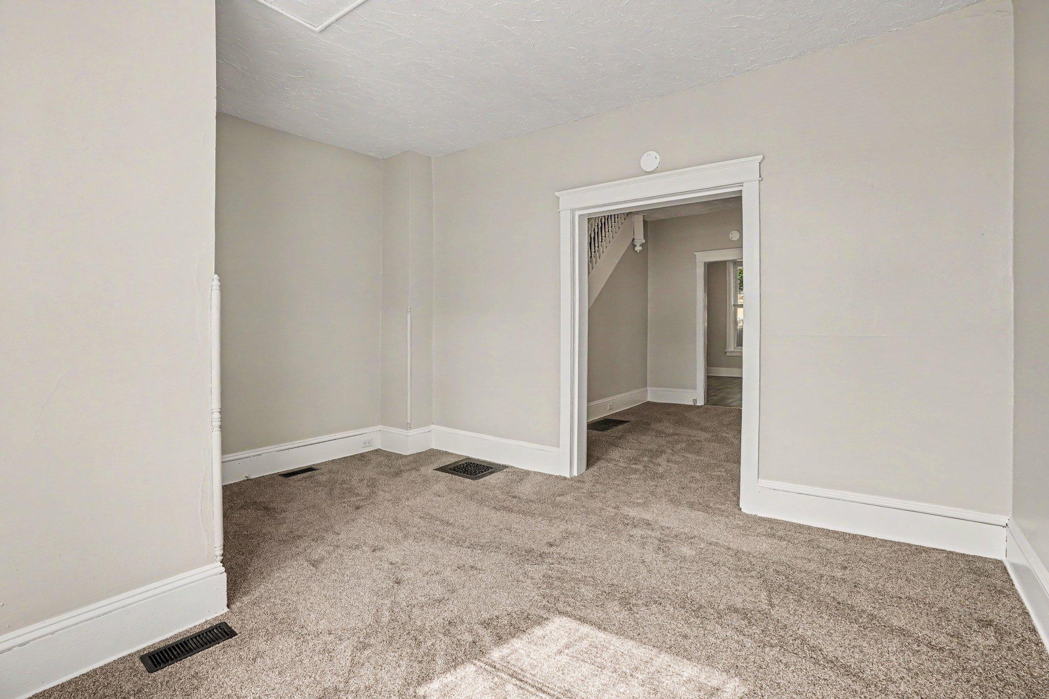 33 S FRANKLIN STREET