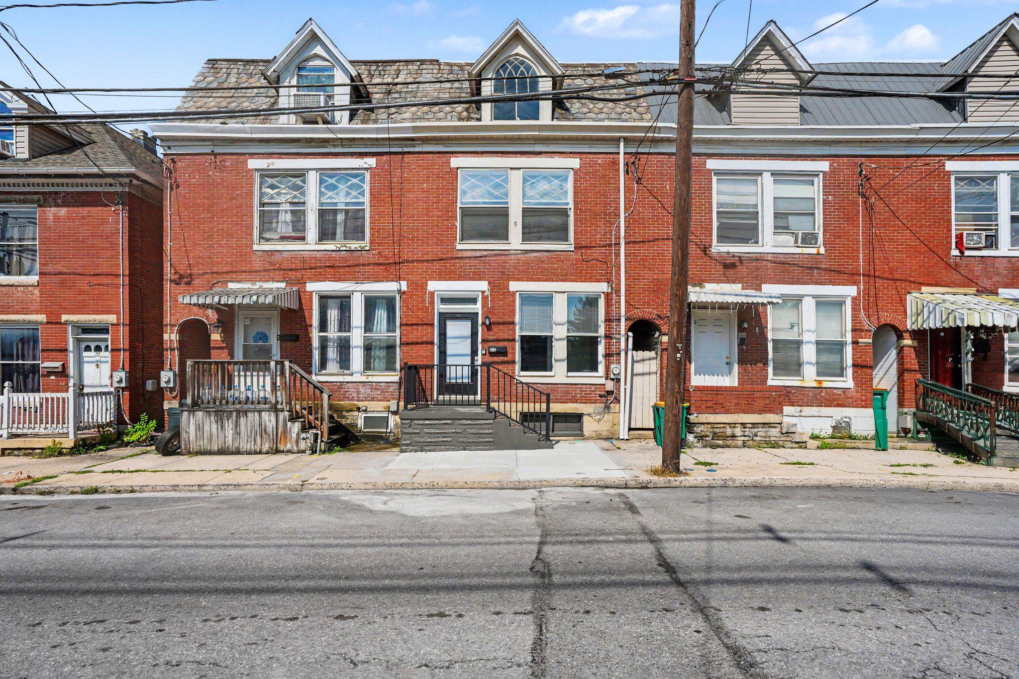 33 S FRANKLIN STREET