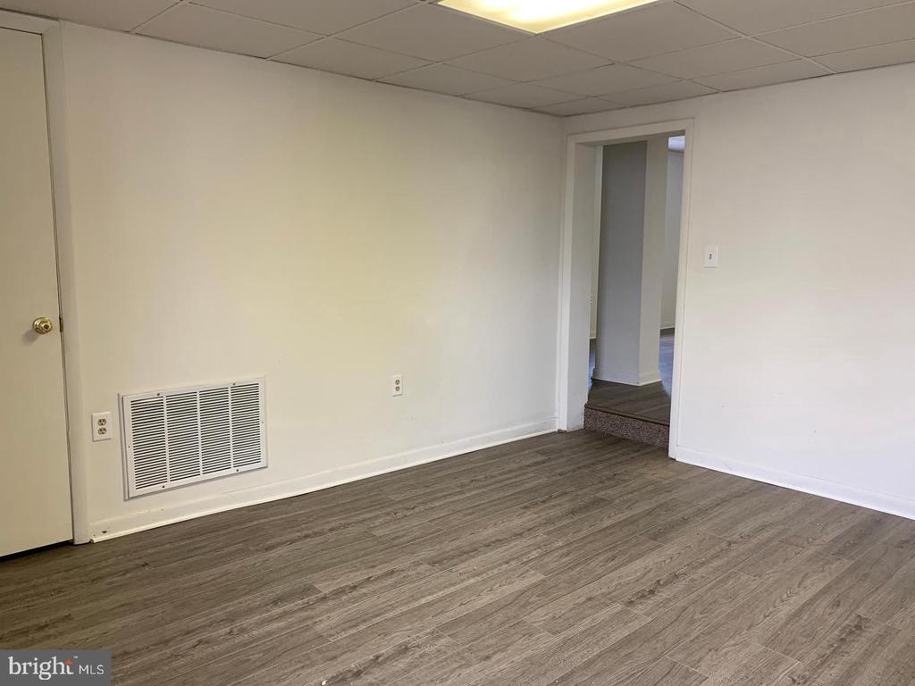 734 FAIRGROUND AVENUE Unit: B