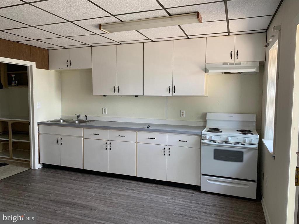 734 FAIRGROUND AVENUE Unit: B