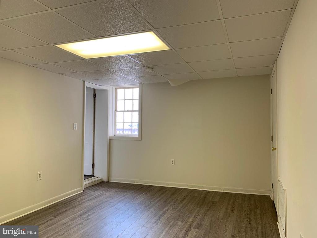 734 FAIRGROUND AVENUE Unit: B