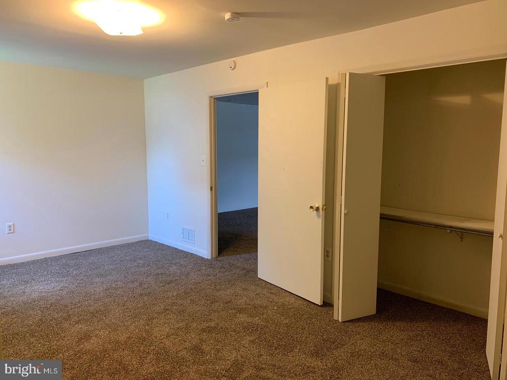 734 FAIRGROUND AVENUE Unit: B