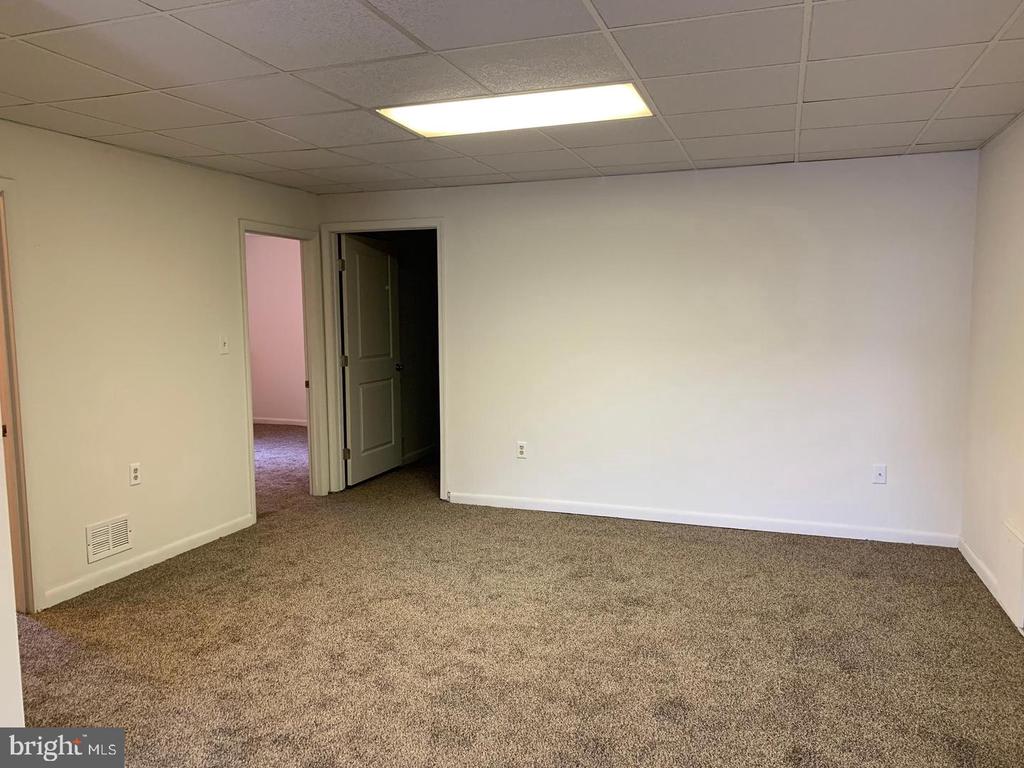 734 FAIRGROUND AVENUE Unit: B