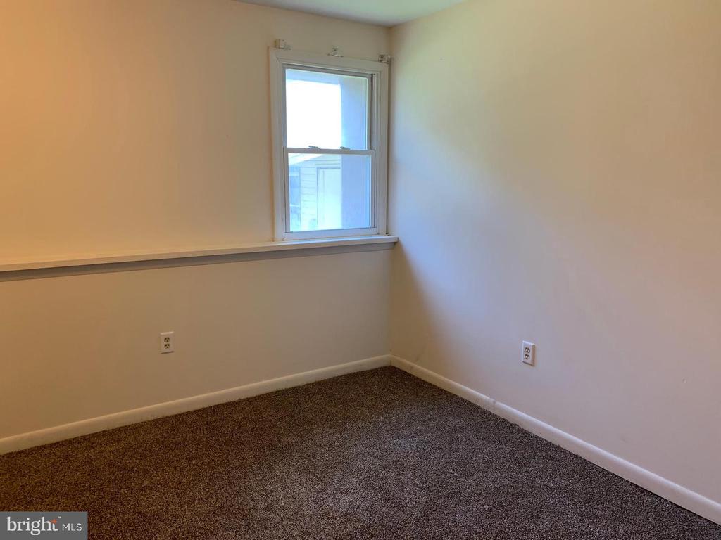 734 FAIRGROUND AVENUE Unit: B