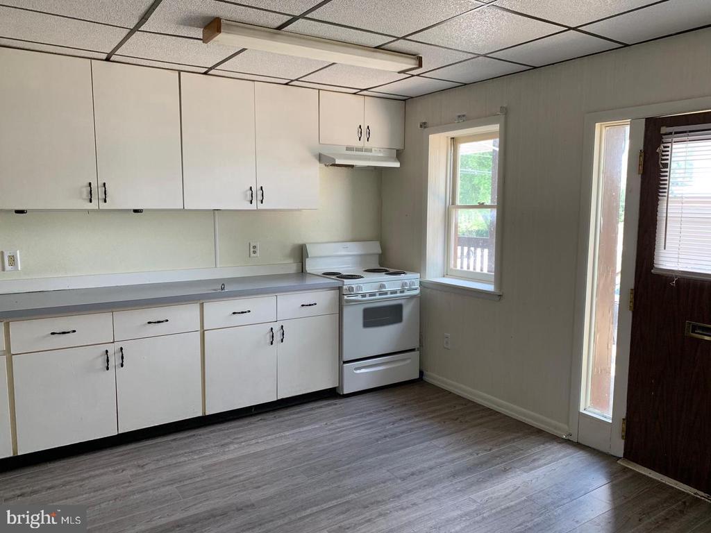 734 FAIRGROUND AVENUE Unit: B