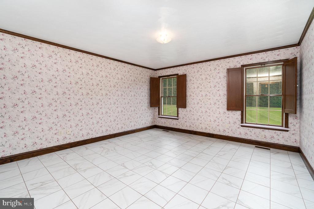 209 MEADOWBROOK LANE
