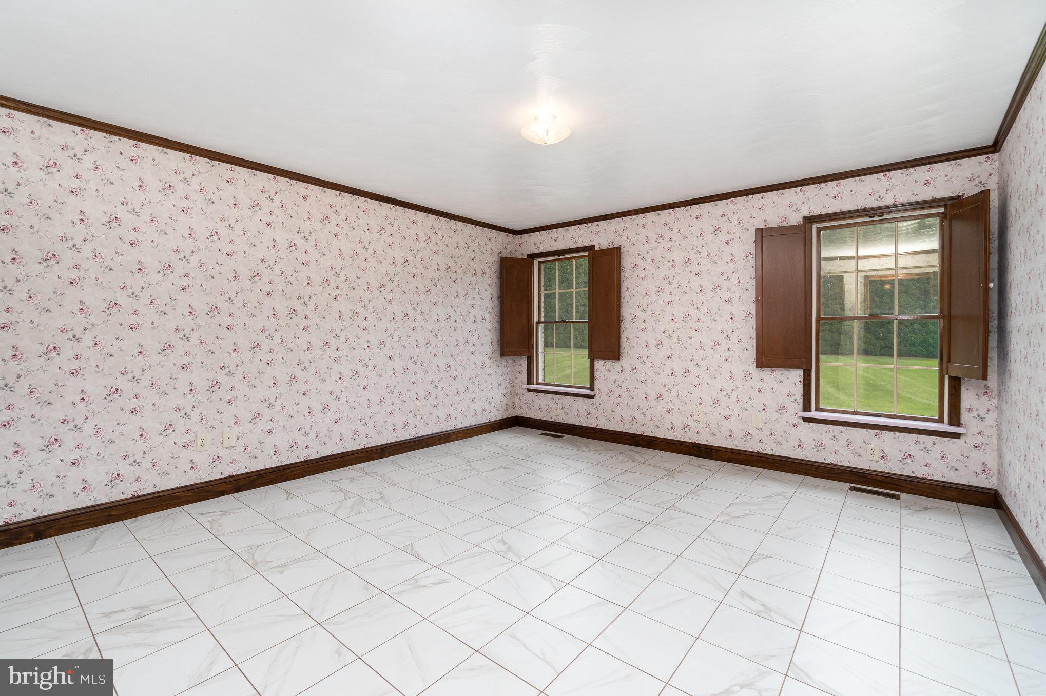 209 MEADOWBROOK LANE