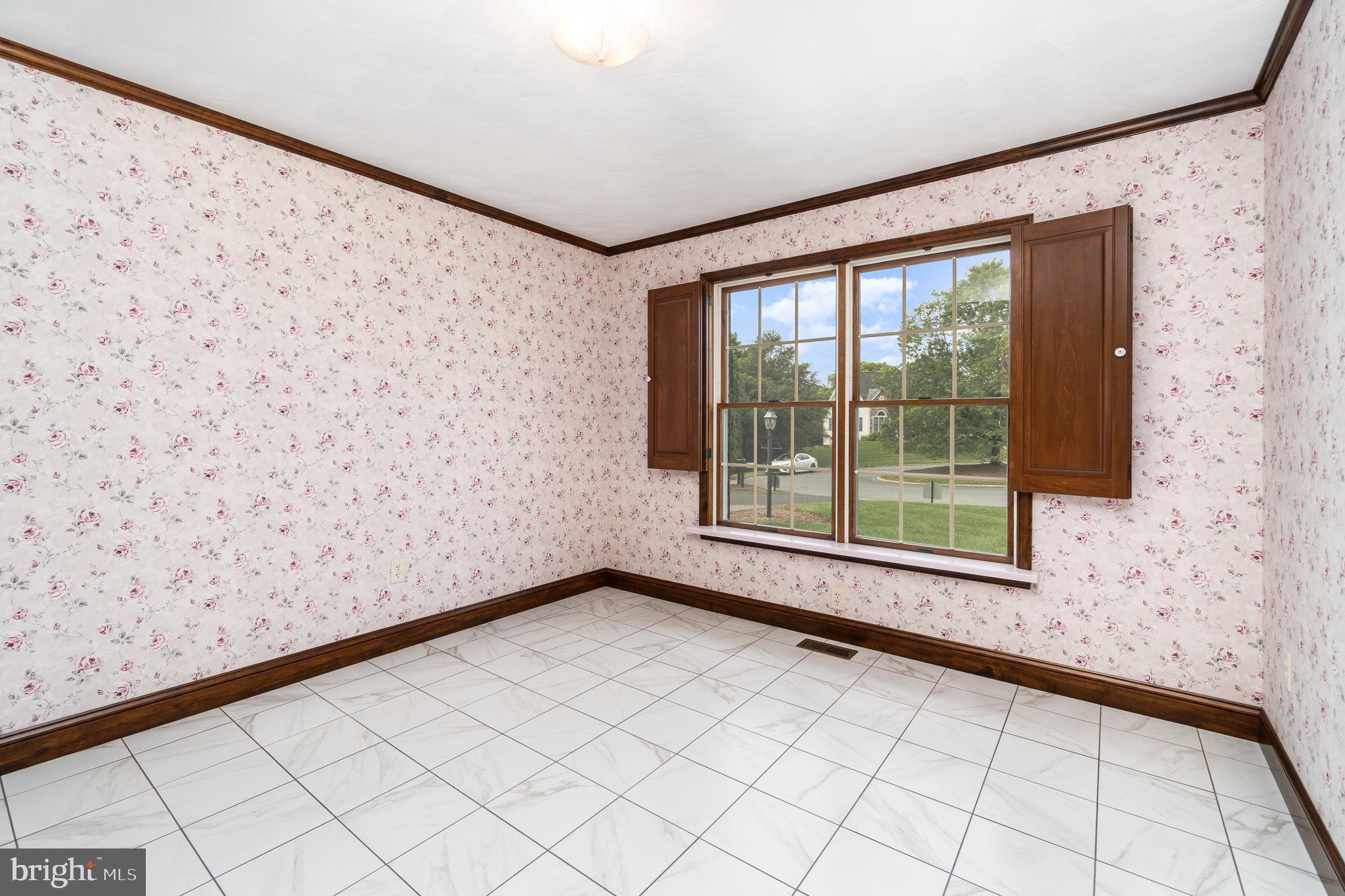 209 MEADOWBROOK LANE