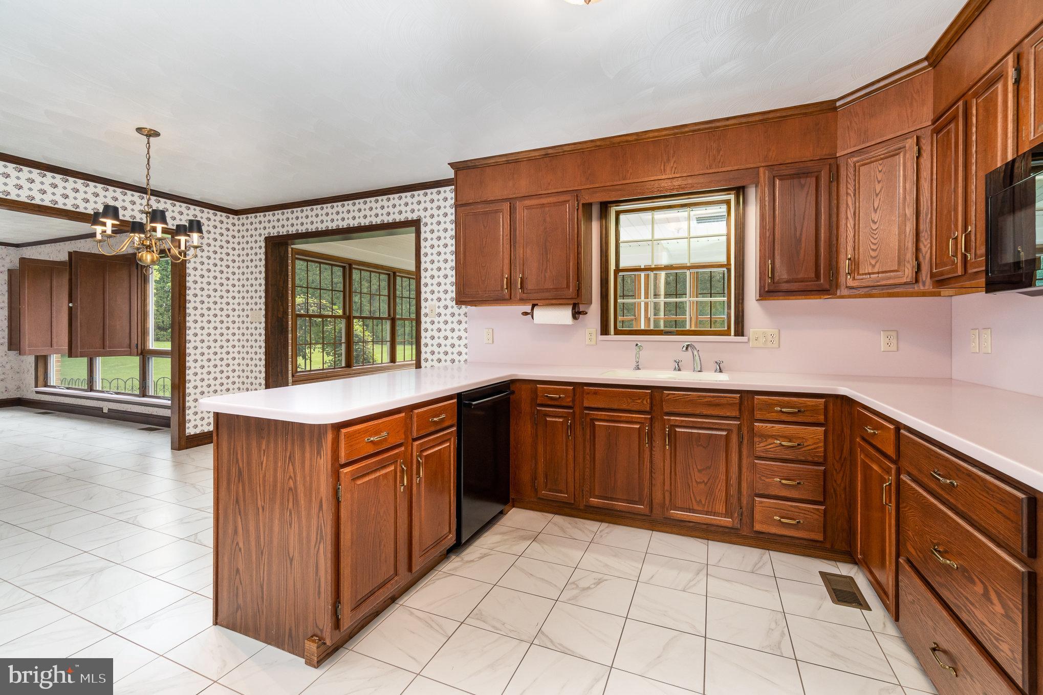 209 MEADOWBROOK LANE