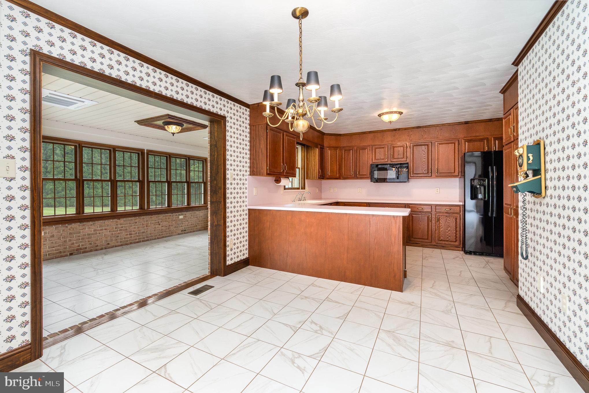 209 MEADOWBROOK LANE