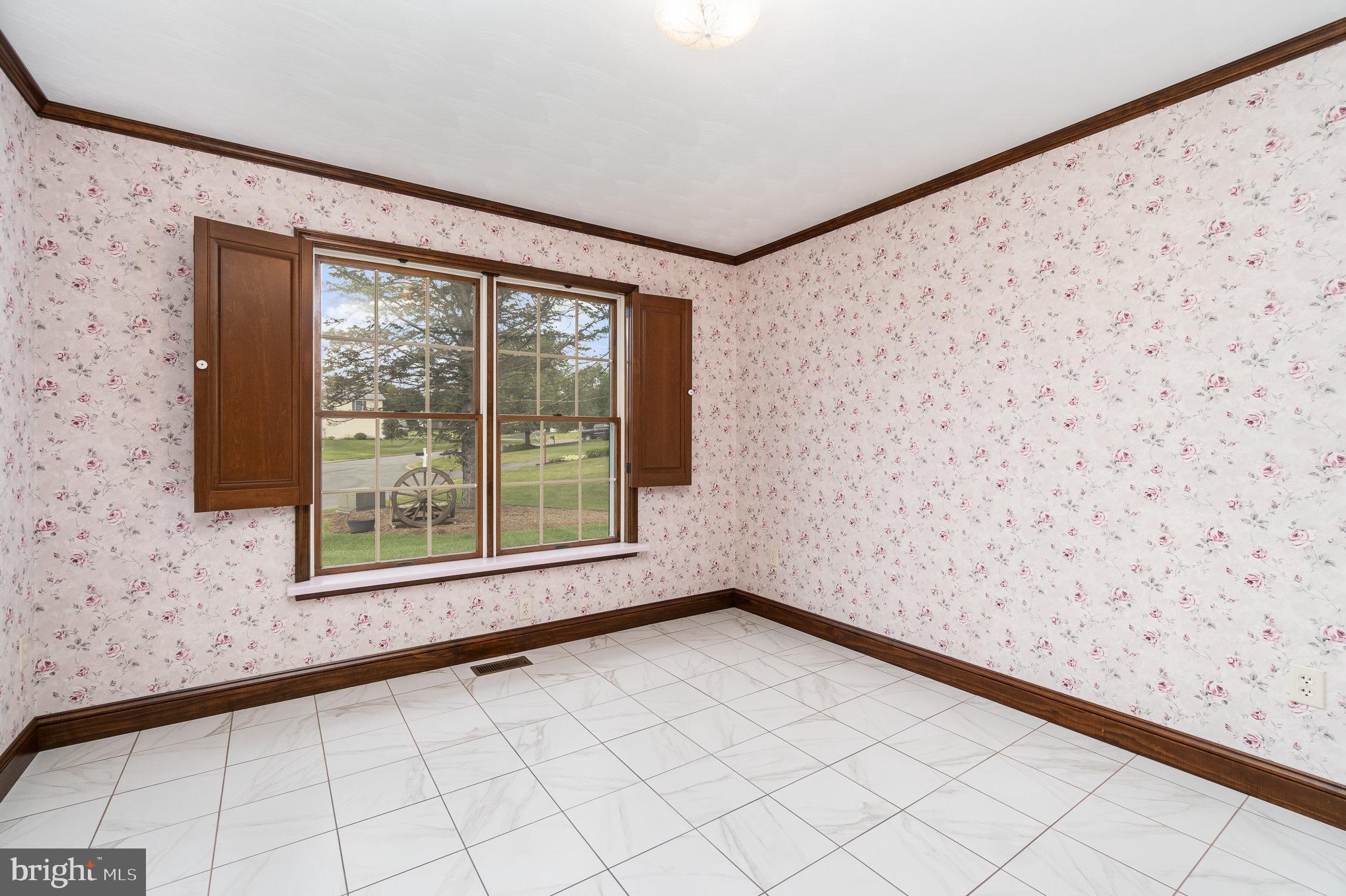 209 MEADOWBROOK LANE