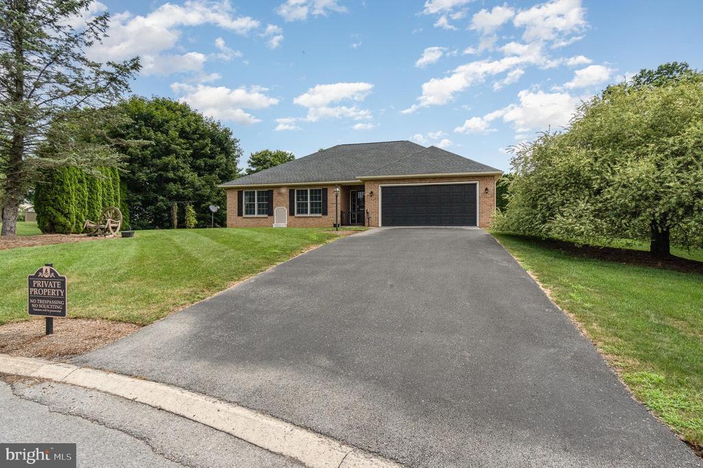 209 MEADOWBROOK LANE