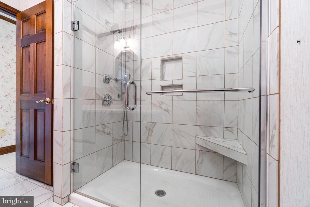 209 MEADOWBROOK LANE