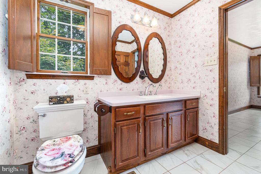 209 MEADOWBROOK LANE