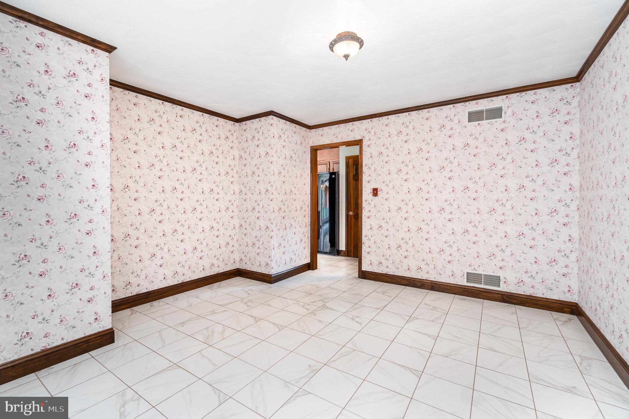 209 MEADOWBROOK LANE