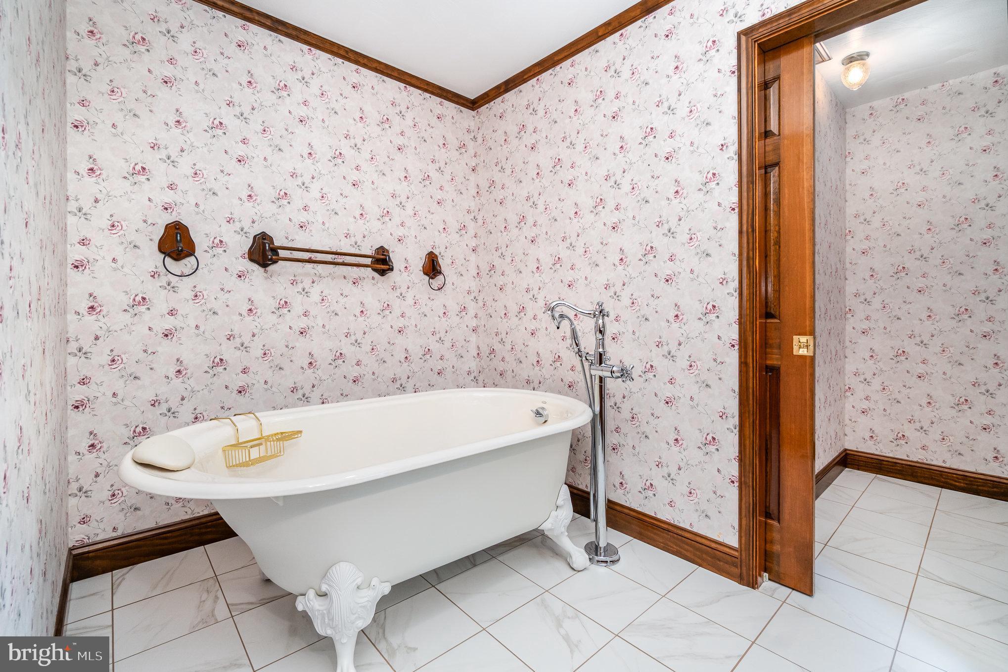 209 MEADOWBROOK LANE