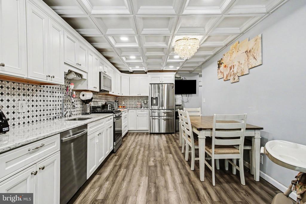 15 BULLRUSH LODGE