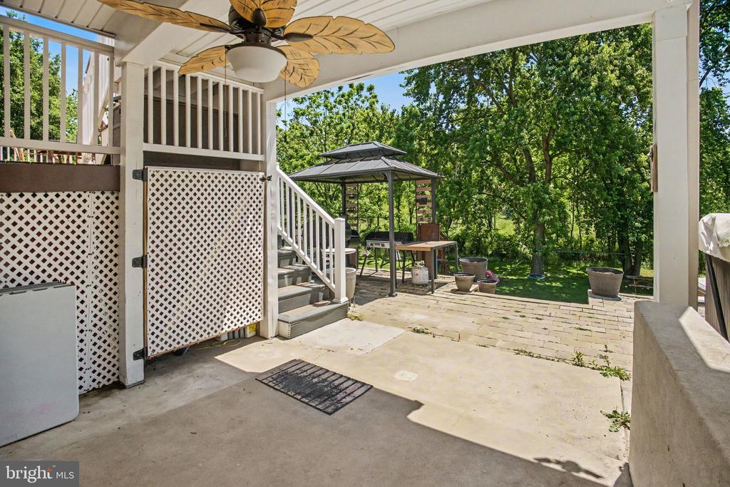 15 BULLRUSH LODGE
