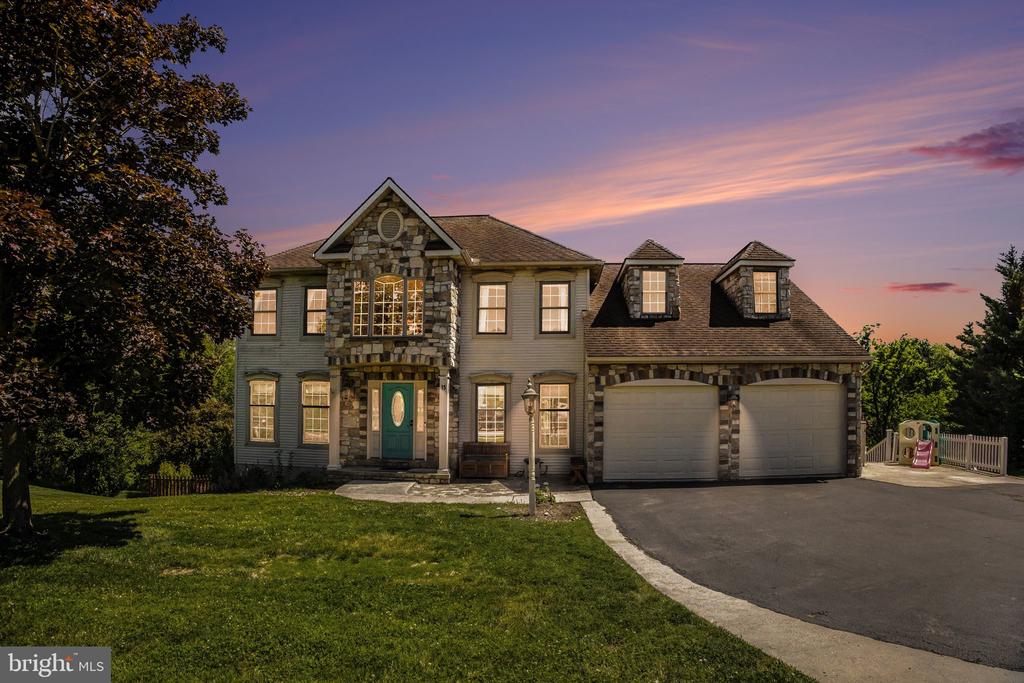 15 BULLRUSH LODGE