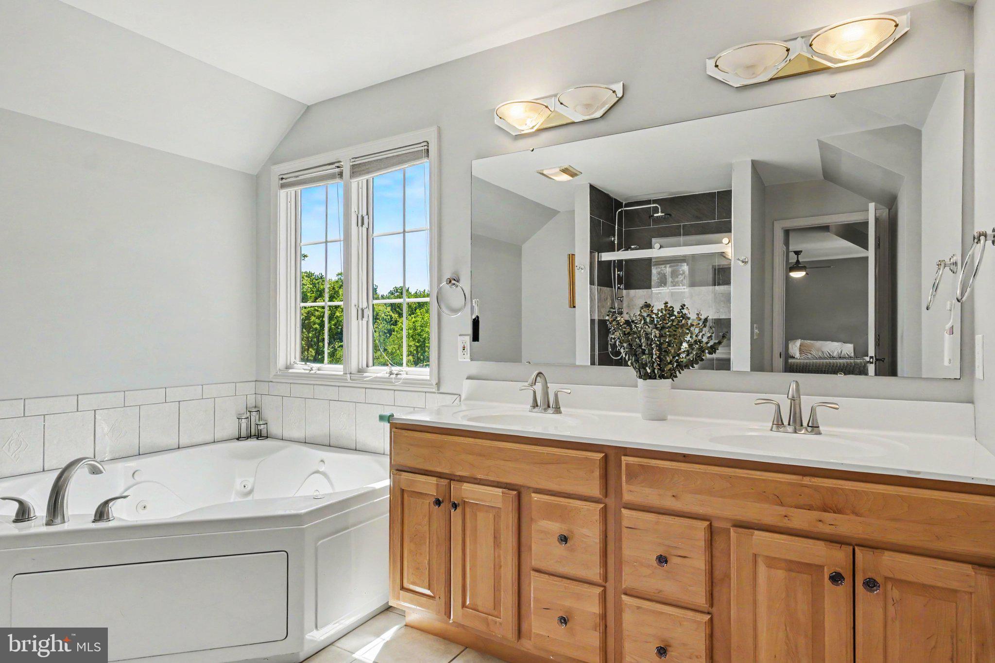 15 BULLRUSH LODGE