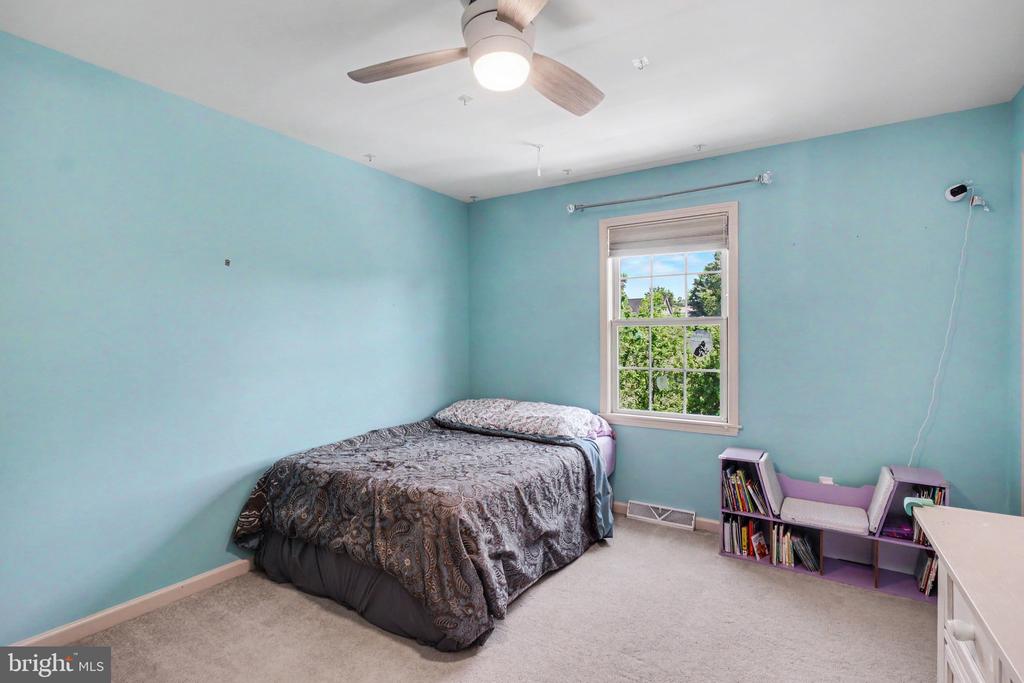 15 BULLRUSH LODGE