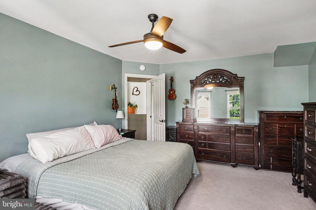 15 BULLRUSH LODGE