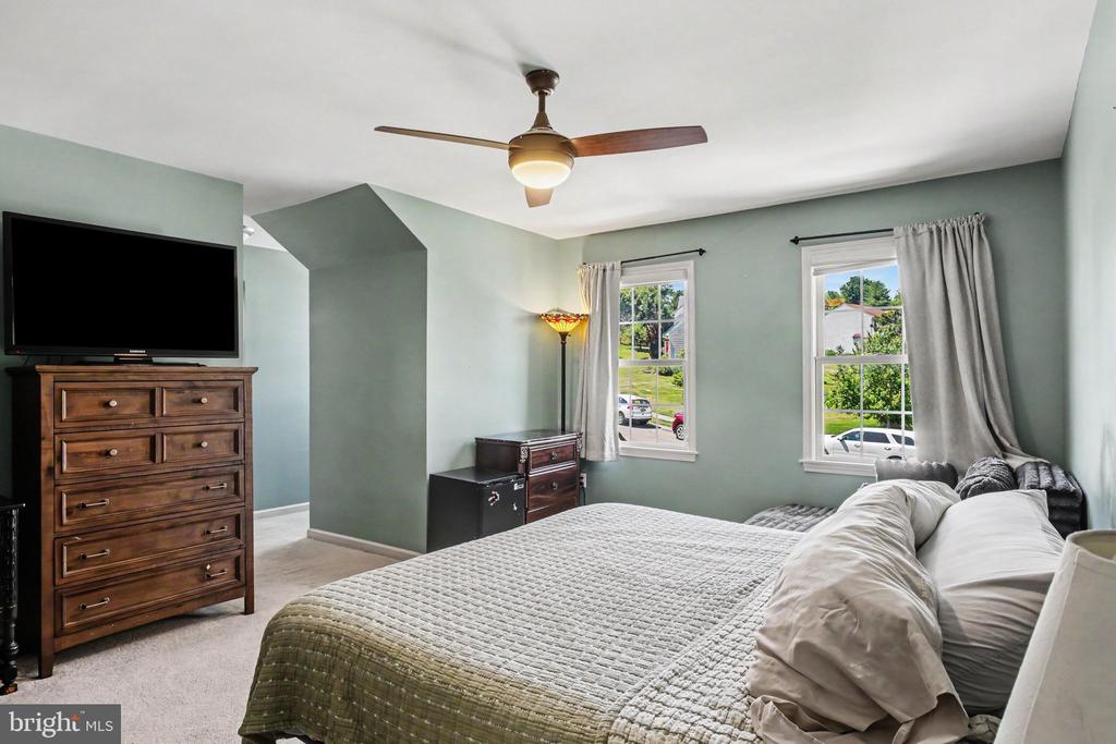 15 BULLRUSH LODGE