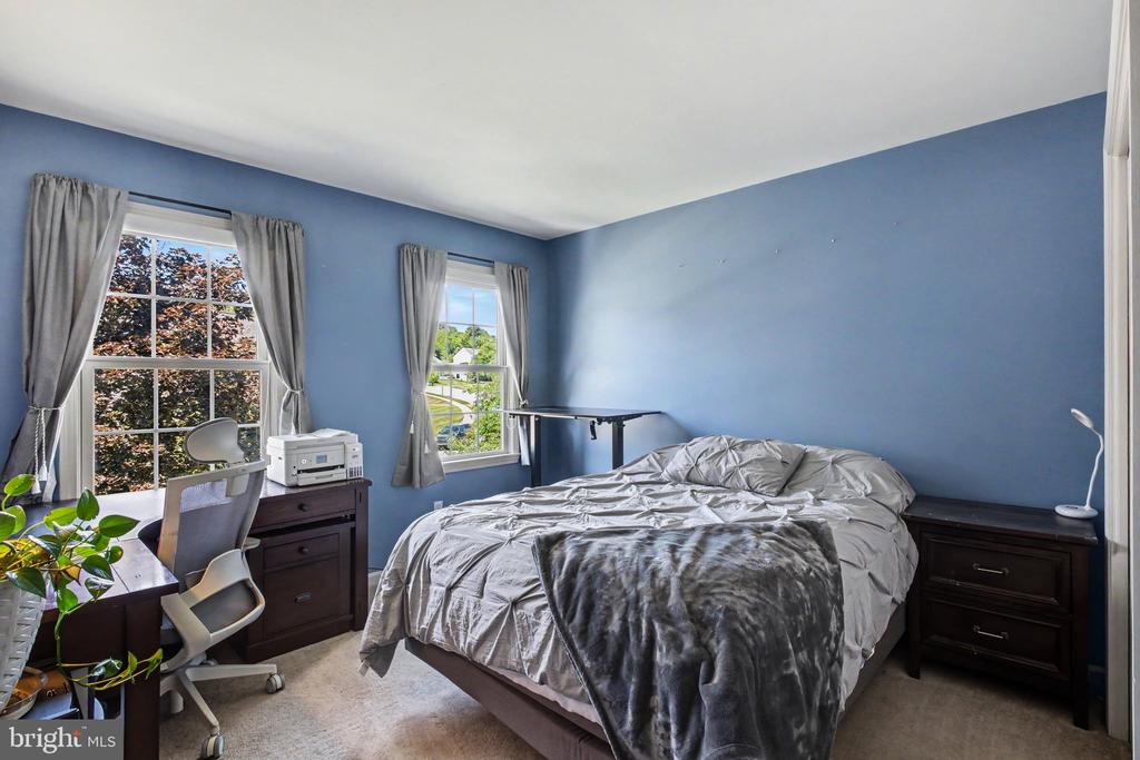 15 BULLRUSH LODGE