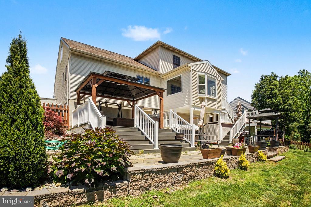 15 BULLRUSH LODGE