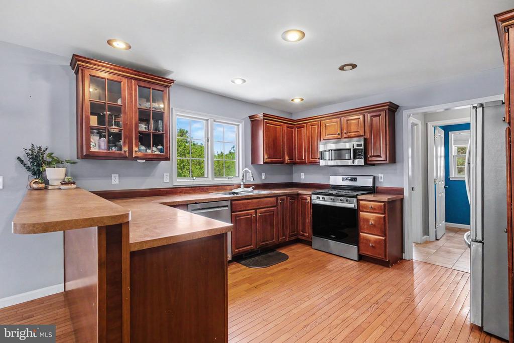 15 BULLRUSH LODGE